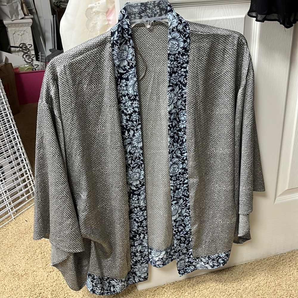Urban Outfitters Kimchi Blue kimono style jacket blue/ gray size S